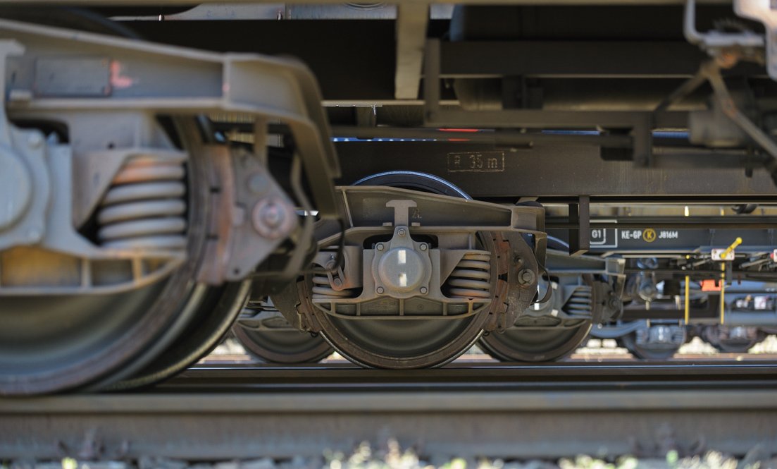 Fahrgestelle von Kesselwagen auf dem Güterbahnhof Stendell